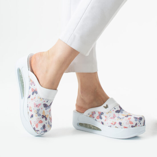 Zuecos de trabajo de piel para mujer con plataforma – estampado Wings White — 3