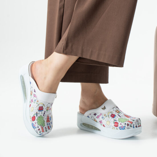 Zuecos de trabajo de piel para mujer con plataforma – estampado Bambas — 3