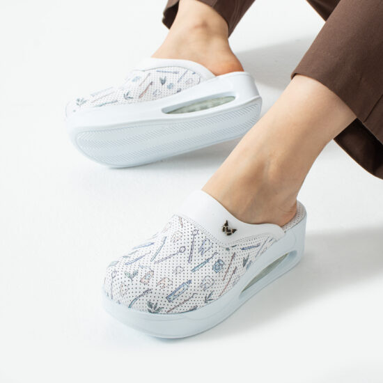 Zuecos sanitarios de piel para mujer con plataforma - estampado Dentalis — 4