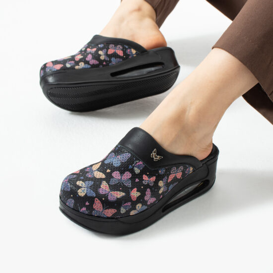 Zuecos de trabajo de piel para mujer con plataforma – estampado Wings — 4