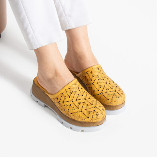 Zuecos blancos de verano con plataforma para mujer