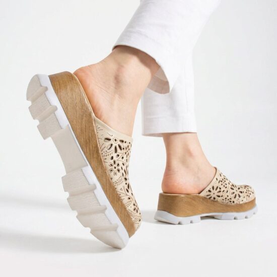 Zuecos beige de verano con plataforma para mujer - Естествена кожа