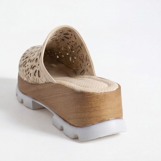 Zuecos beige de verano con plataforma para mujer - detalle