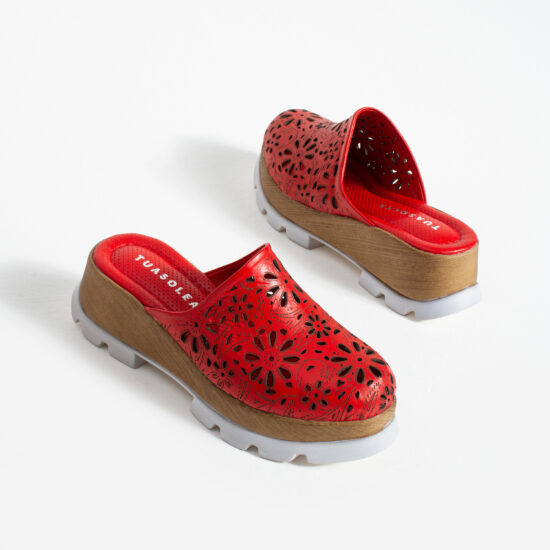 Zuecos rojos de verano con plataforma para mujer - vista lateral