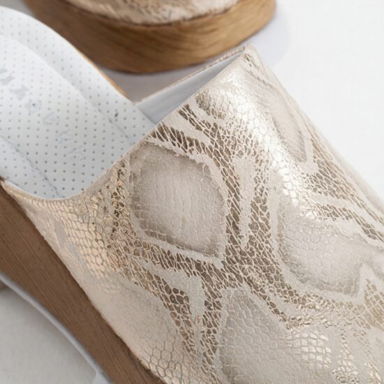 Zuecos dorados de verano con plataforma para mujer - detalle
