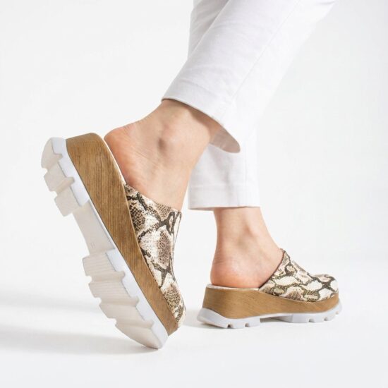Zuecos de verano con plataforma y estampado serpiente - Естествена кожа