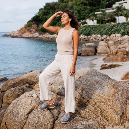 Zuecos azules de verano con plataforma para mujer