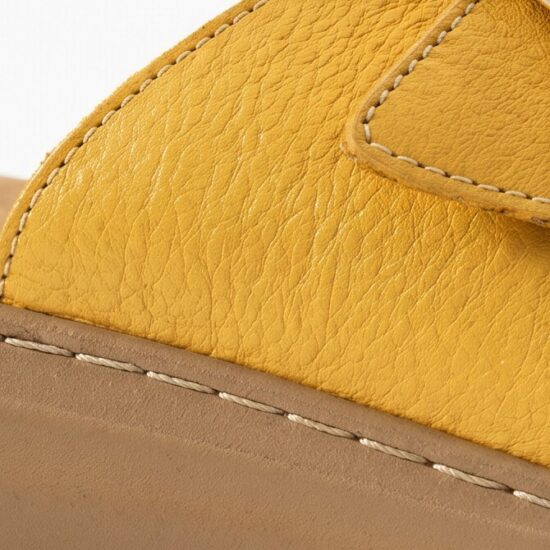 Sandalias de mujer de piel con plantilla extraíble - Жълт