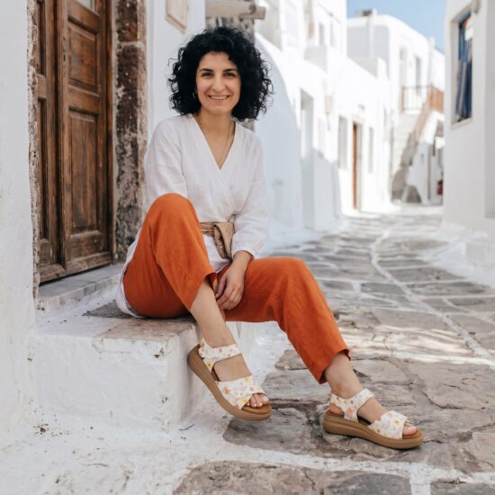 Sandalias de piel para mujer con plantillas extraíbles y velcro - Бял Цветен