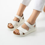 Sandalias de piel para mujer con talón cerrado y plantillas extraíbles