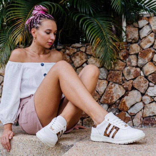 Zapatos barefoot mujer con horma ancha - Бял Кафяв