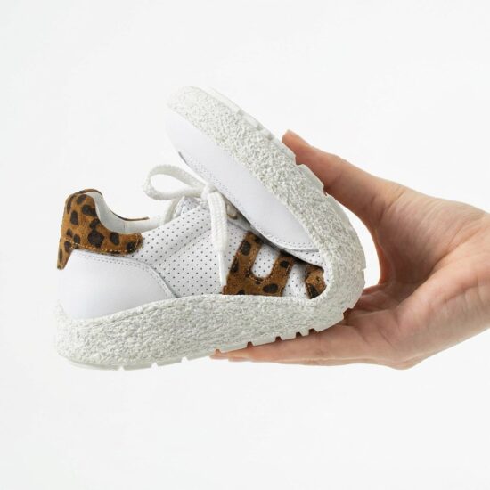 Zapatos barefoot mujer con horma ancha - vista lateral