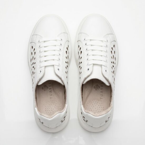 Zapatillas blancas de mujer en piel natural