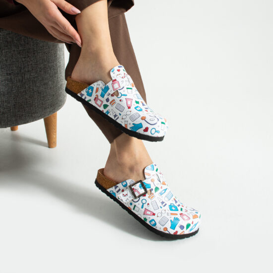Zuecos planos estampados para enfermera — 3
