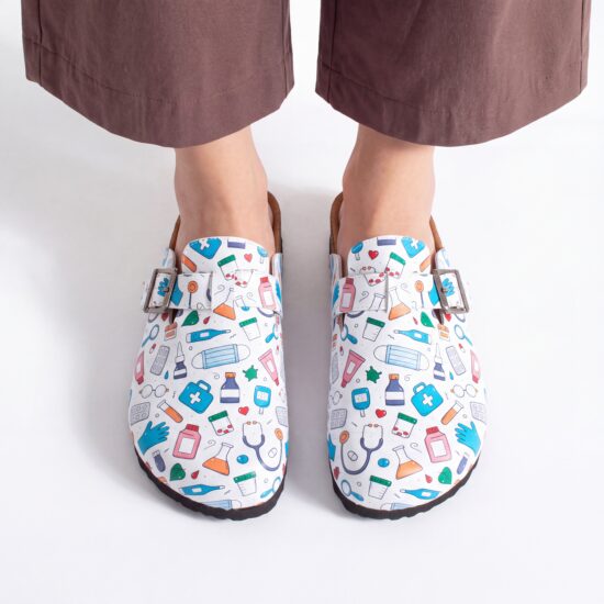 Zuecos planos estampados para enfermera — 5