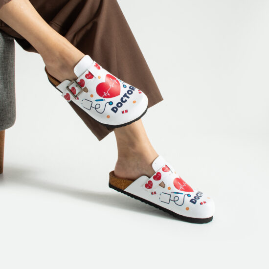 Zuecos planos estampados para enfermera — 3