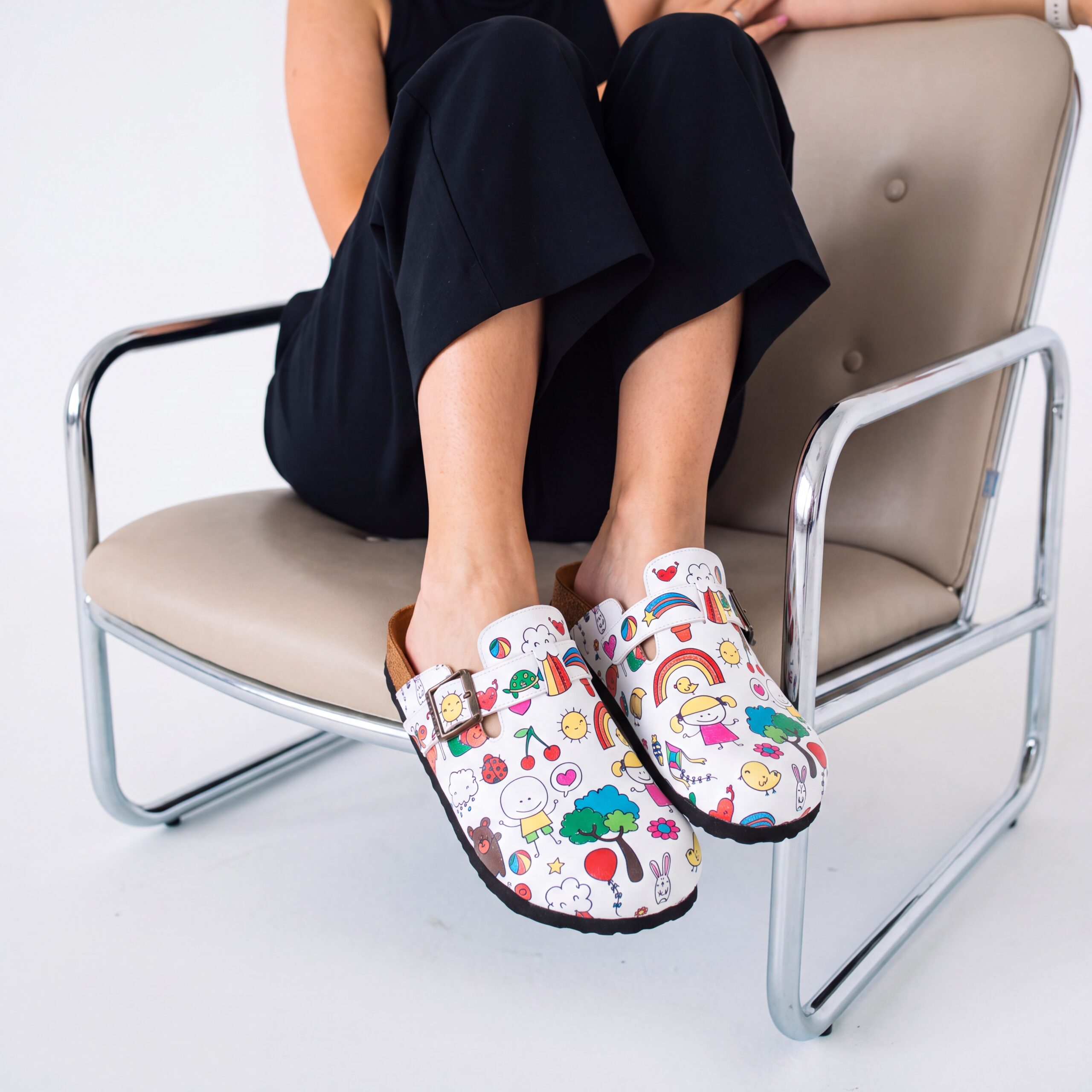 Zuecos planos estampados para maestras Zuecos planos de trabajo para mujer Детска градина 2 Zuecos planos estampados para maestras — 2