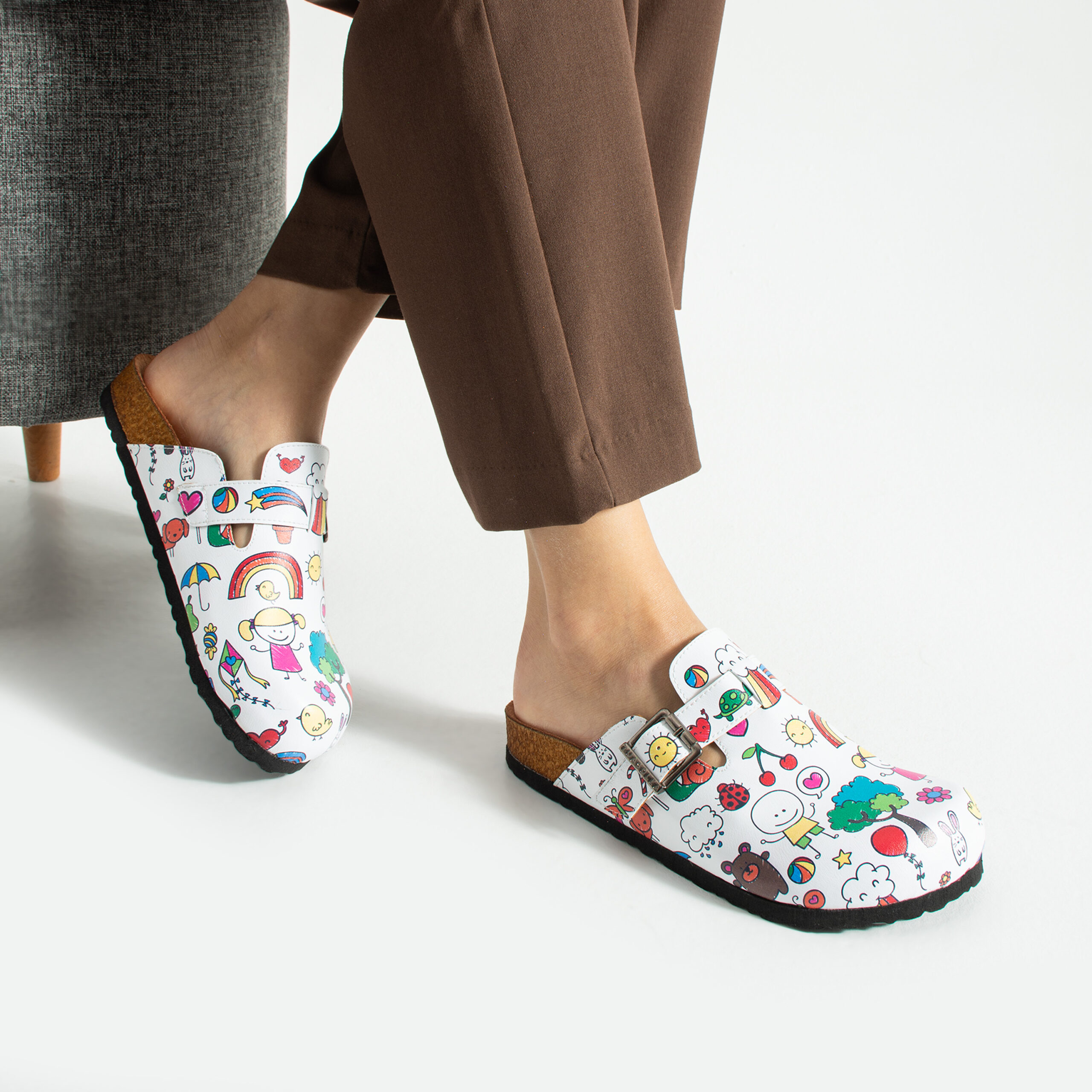 Zuecos planos estampados para maestras Zuecos planos de trabajo para mujer Детска градина 5 Zuecos planos estampados para maestras — 5