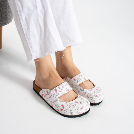 Zuecos planos estampados