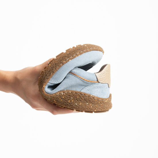 Zapatos barefoot para mujer de ante con horma ancha - detalle
