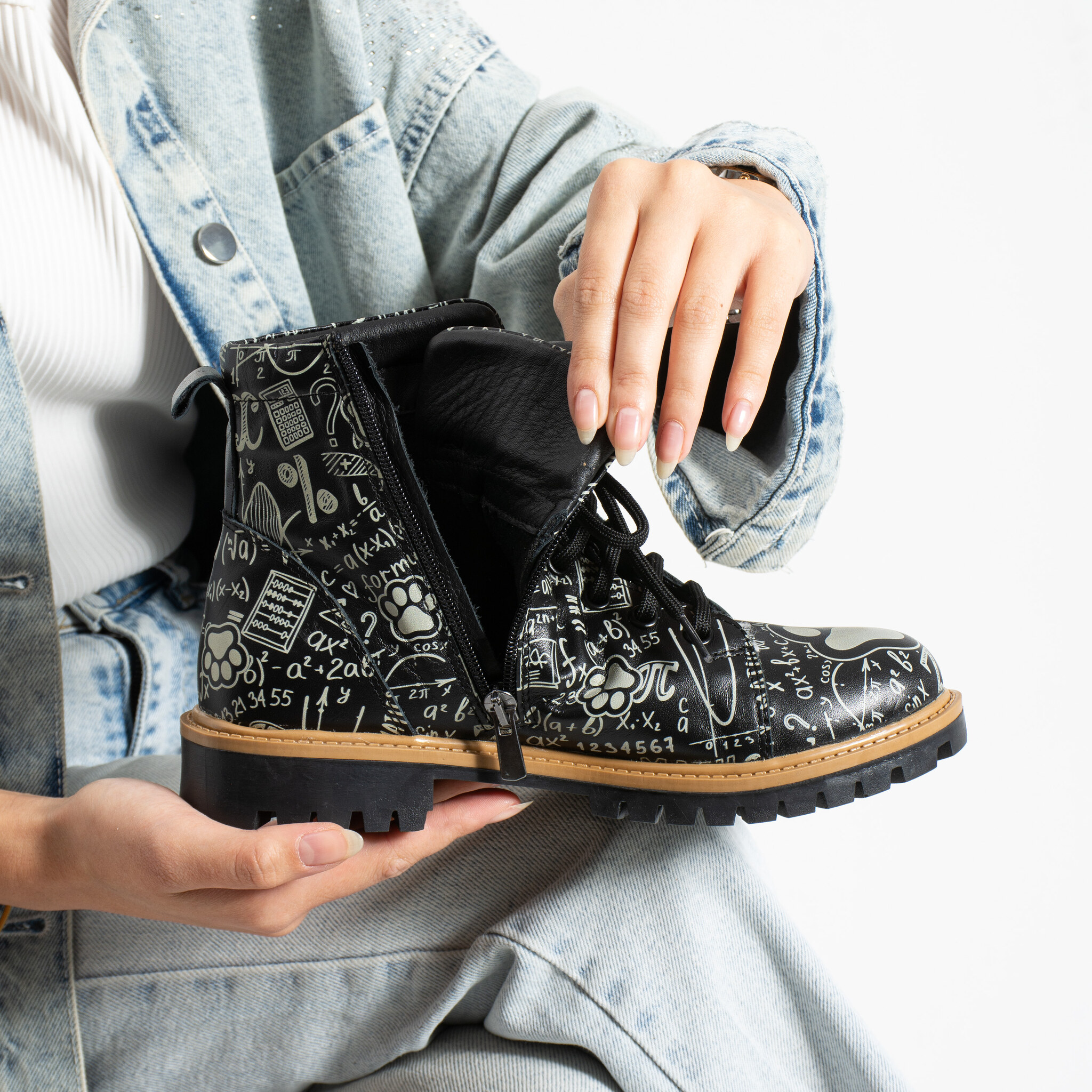 Botas de mujer de piel con estampado colorido Botines de mujer 6 Botas de mujer de piel con estampado colorido - vista lateral