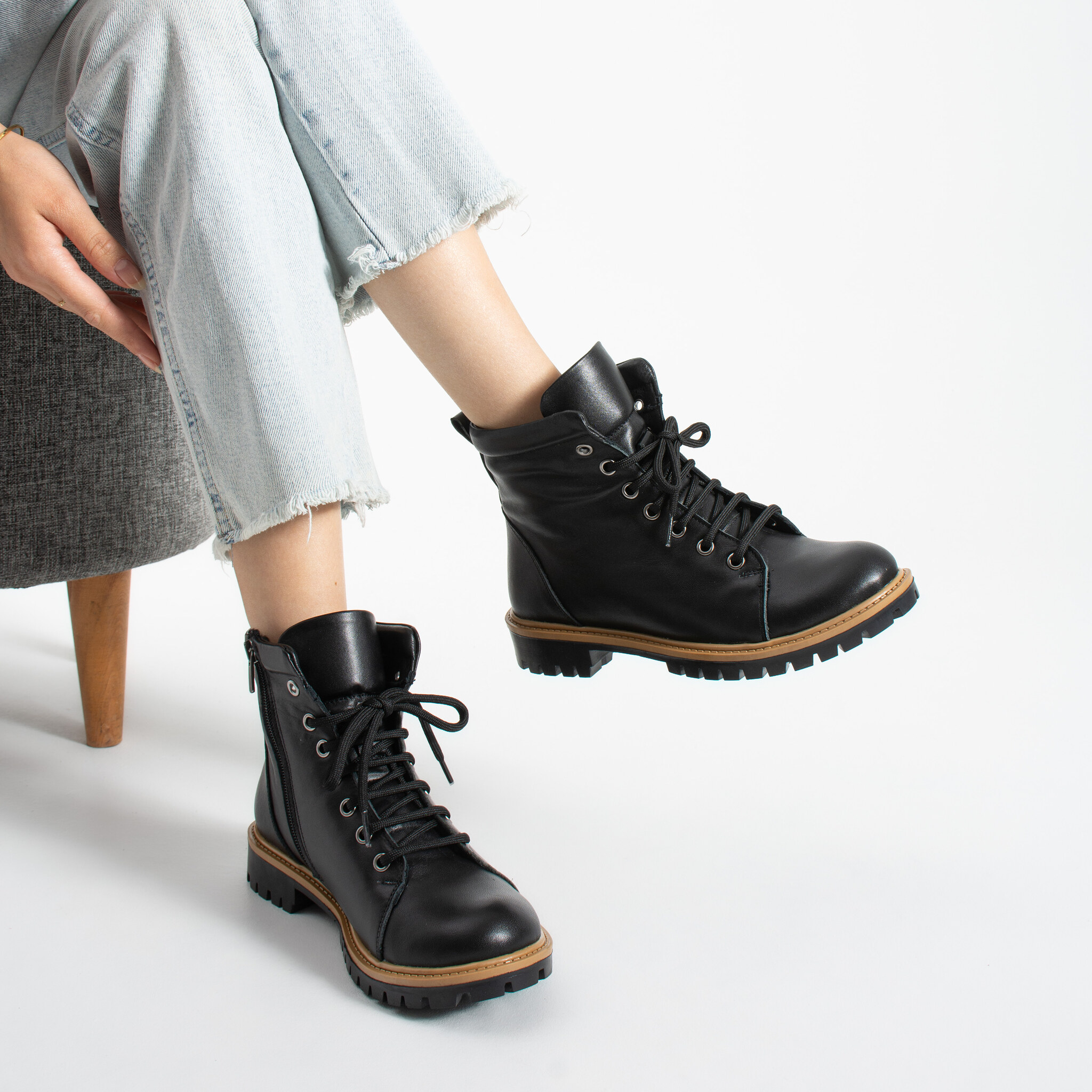 Botas negras de mujer de piel Botines de mujer 4 Botas negras de mujer de piel - Piel